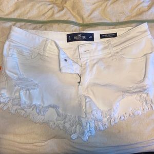 White Hollister shorts